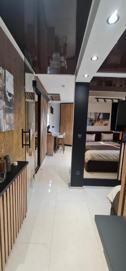 Design Apartment Platinium Spa Lux 5 Star "Havana" Completely Private Wellness & Spa Free Included Sauna & Jacuzzi & Salt Wall & Fire Place & 3D Ceilings & Business Wifi & Netflix & Keyless Code Entry & Full Smart App & Secure 2 Parking Place Ćuprija Eksteriør billede