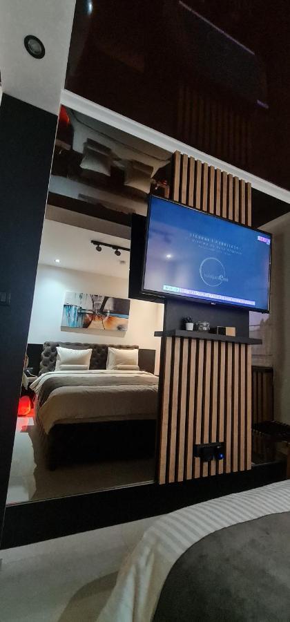 Design Apartment Platinium Spa Lux 5 Star "Havana" Completely Private Wellness & Spa Free Included Sauna & Jacuzzi & Salt Wall & Fire Place & 3D Ceilings & Business Wifi & Netflix & Keyless Code Entry & Full Smart App & Secure 2 Parking Place Ćuprija Eksteriør billede