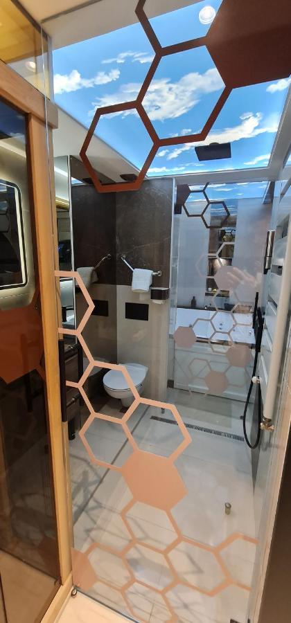 Design Apartment Platinium Spa Lux 5 Star "Havana" Completely Private Wellness & Spa Free Included Sauna & Jacuzzi & Salt Wall & Fire Place & 3D Ceilings & Business Wifi & Netflix & Keyless Code Entry & Full Smart App & Secure 2 Parking Place Ćuprija Eksteriør billede