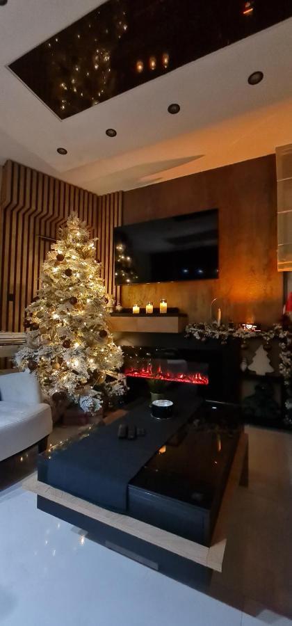 Design Apartment Platinium Spa Lux 5 Star "Havana" Completely Private Wellness & Spa Free Included Sauna & Jacuzzi & Salt Wall & Fire Place & 3D Ceilings & Business Wifi & Netflix & Keyless Code Entry & Full Smart App & Secure 2 Parking Place Ćuprija Eksteriør billede